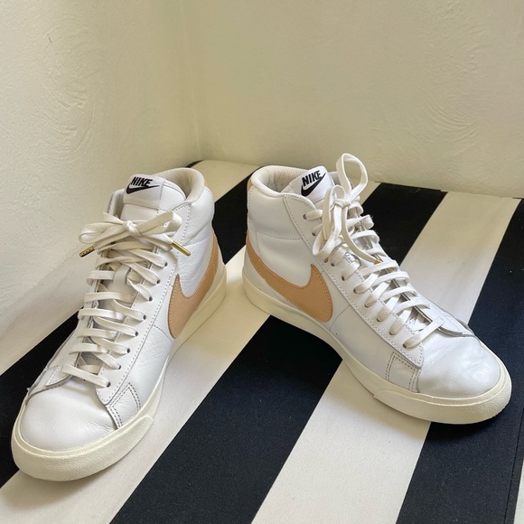 Men’s Nike Blazer Mid ‘77 Vintage Sneaker - Picture 2 of 11